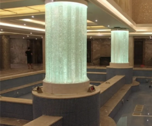 Vodný pilier - svetelné reklamy